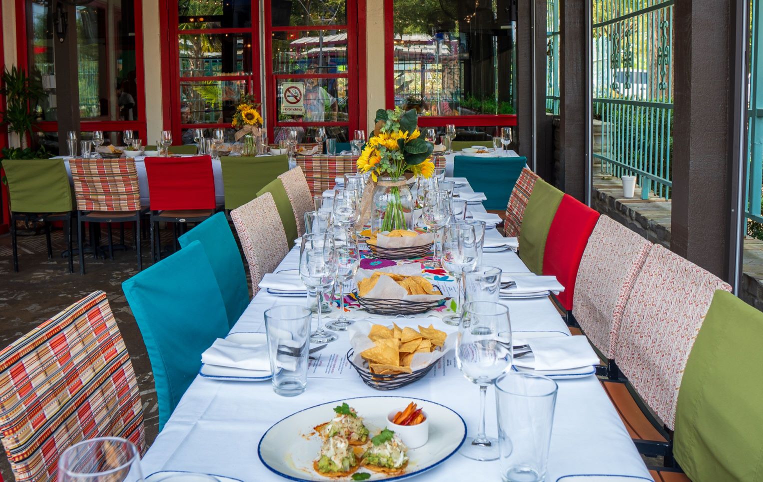 The Original Ninfa's on Navigation - Front Patio